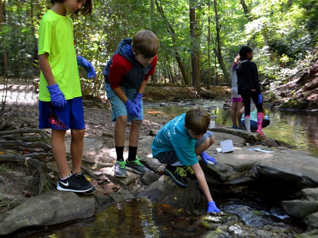 Springmont Students Inspect Local Water Quality