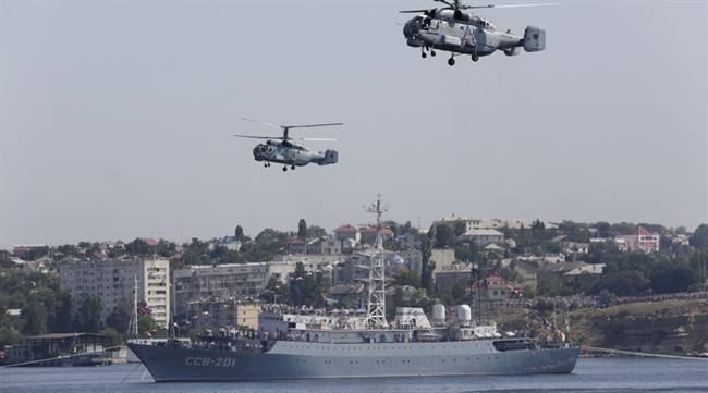 Russia's Navy Day: Warships, subs, aircraft show off military might (PHOTOS ...