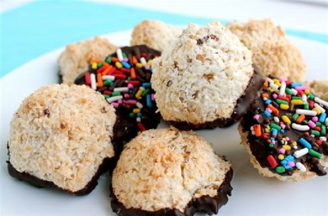 On Macaroon Day, get creative with this cookie