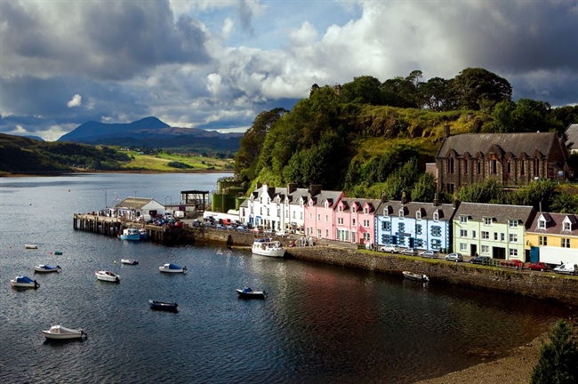 Girlfriends Day: 12 romantic locations to visit in Scotland