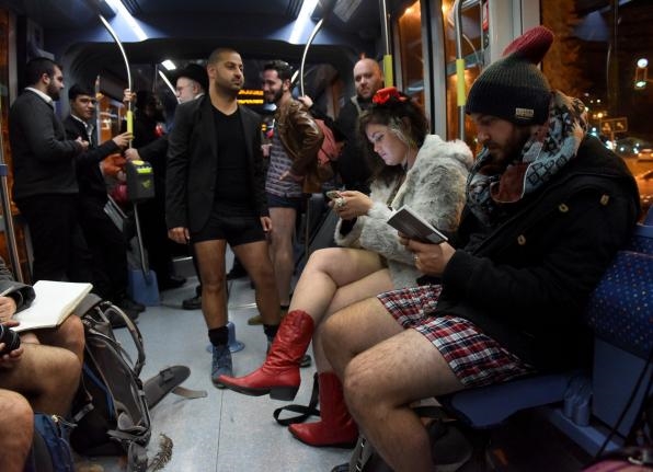 Israelis commute pantless for 'No Pants Day'