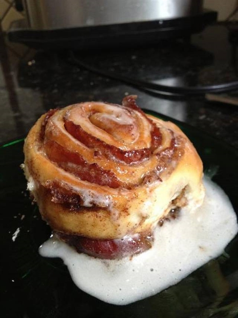 Eats & Drinks: Stuck on stickies: Area's sweet buns offer comfort to ...