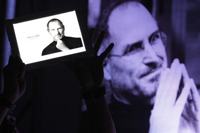 Michael Fassbender is Second Steve Jobs Doppelganger In Upcoming Biopic Teaser