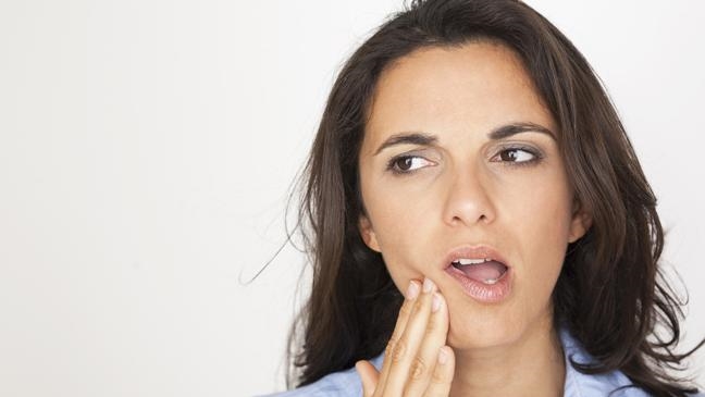 5 surprising ways to tackle the agony of toothache
